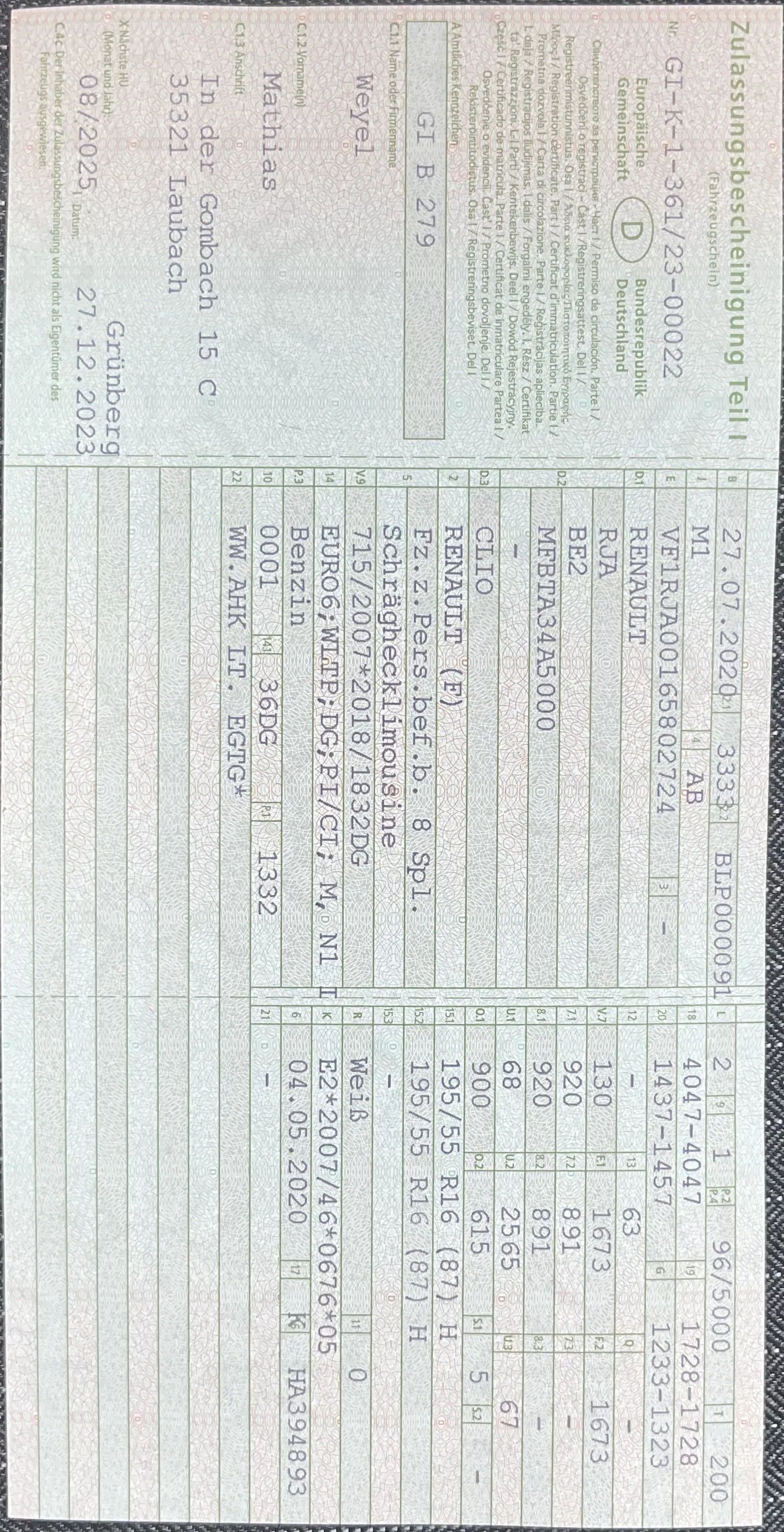 Fahrzeugschein vorne